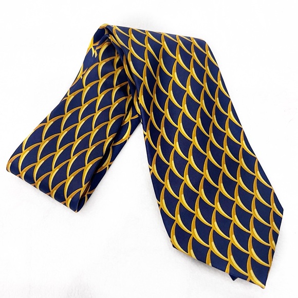 Gucci Mens Silk Necktie Geometric Fish Scale Gold Navy Blue Italy - Picture 1 of 5